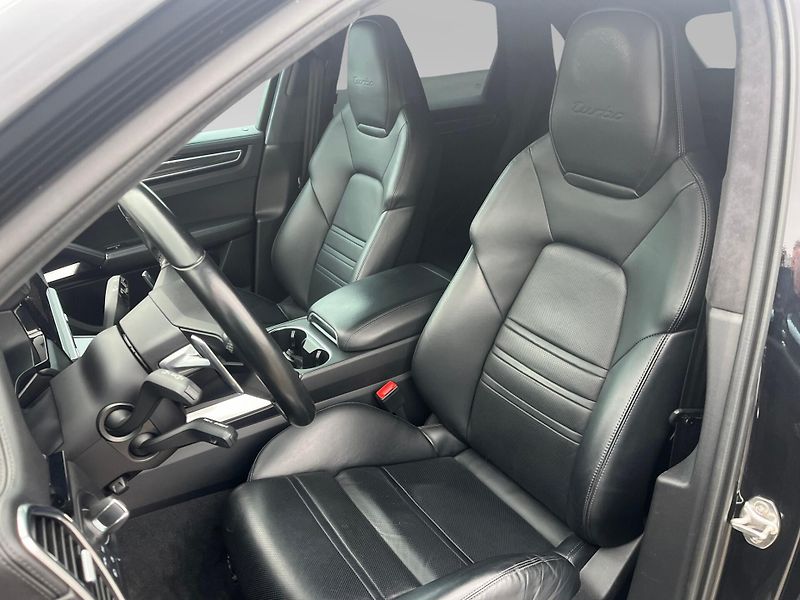Porsche Cayenne (2021) Turbo - fotka 15 z 29