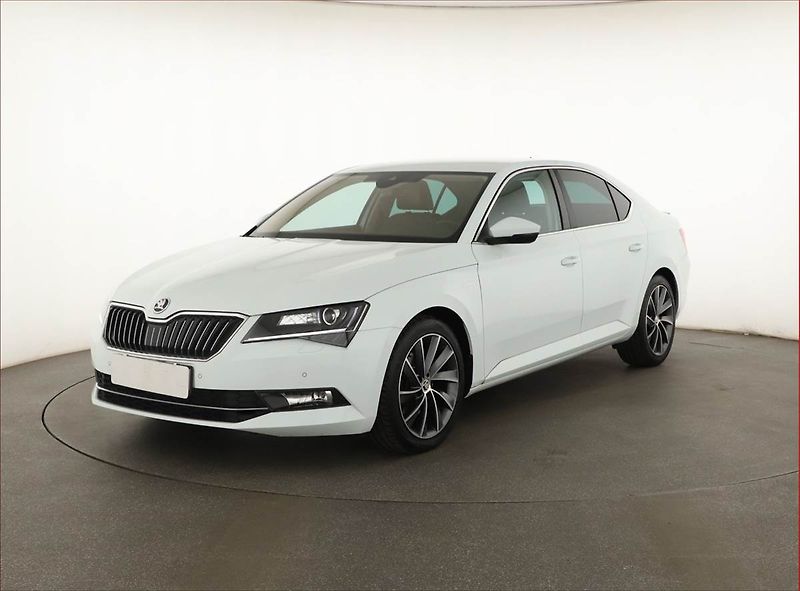 Škoda Superb (2016) Laurin&Klement 2.0 TDI, Kůže - fotka 2 z 19