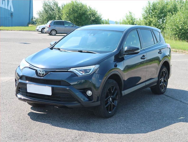 Toyota RAV4 (2018) 2.0 VVT-i - fotka 2 z 13
