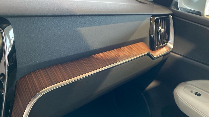 Volvo V60 INSCRIPTION, T4 FWD Drive-E, 1 - fotka 14 z 32