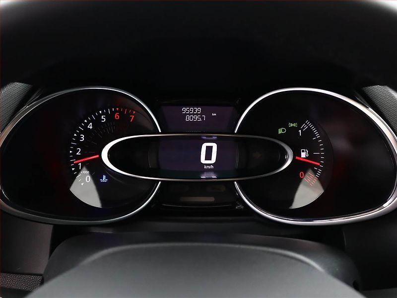 Renault Clio (2019) Limited 0.9 TCe, Serv.kniha - fotka 9 z 18