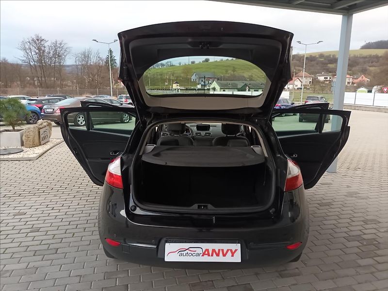 Renault Mégane 1,6 16V,81KW,KLIMA,PARKING,KOL - fotka 19 z 39