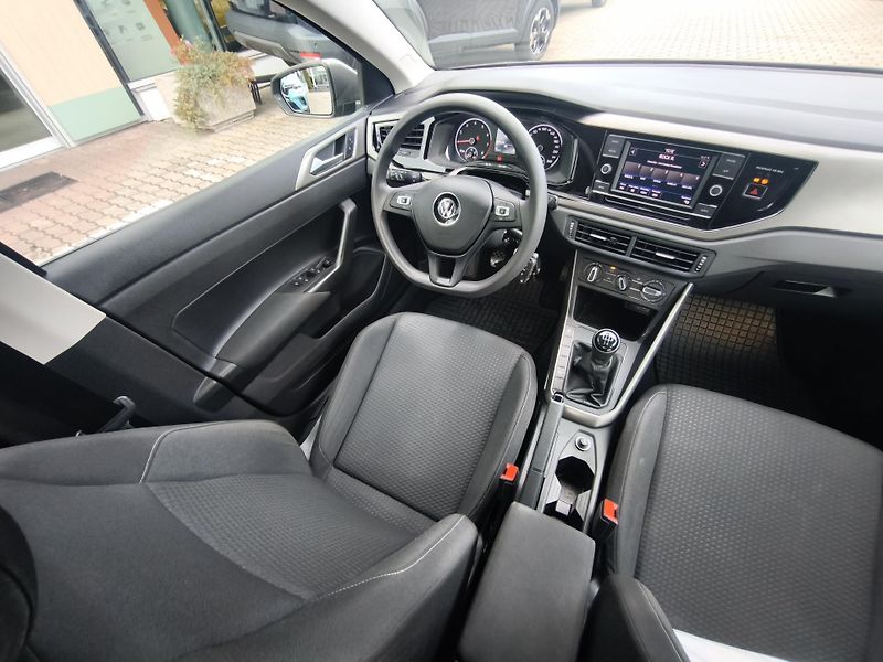 Volkswagen Polo 2020 ČR 1.0 MPI 59kW - fotka 7 z 25