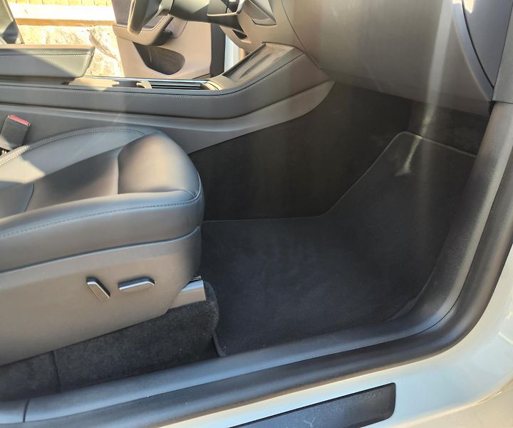 Tesla Model Y (2022)  534KW*78,8KWh*PERFORMENS* - fotka 24 z 44