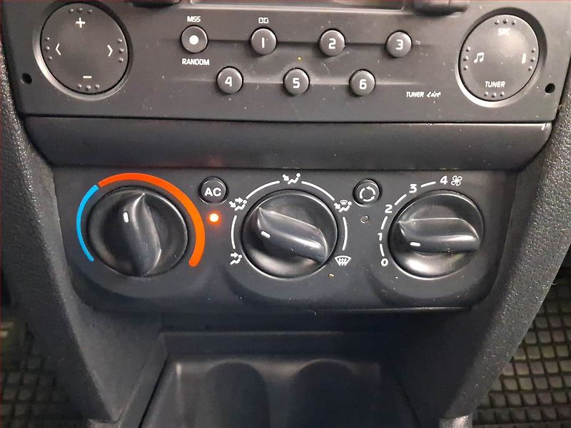 Renault Clio (2004) 1.5 dCi , po STK, Klima - fotka 16 z 16
