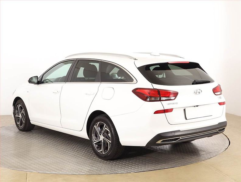 Hyundai i30 (2021) Family Comfort 1.5 T-GDI MHEV - fotka 4 z 17