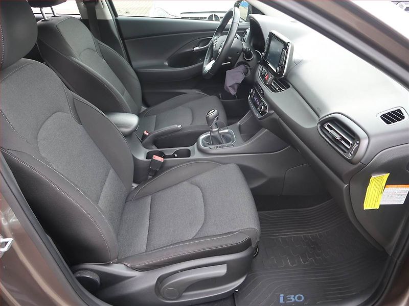 Hyundai i30 (2021) 1.5 T-GDI MHEV, Serv.kniha - fotka 9 z 17