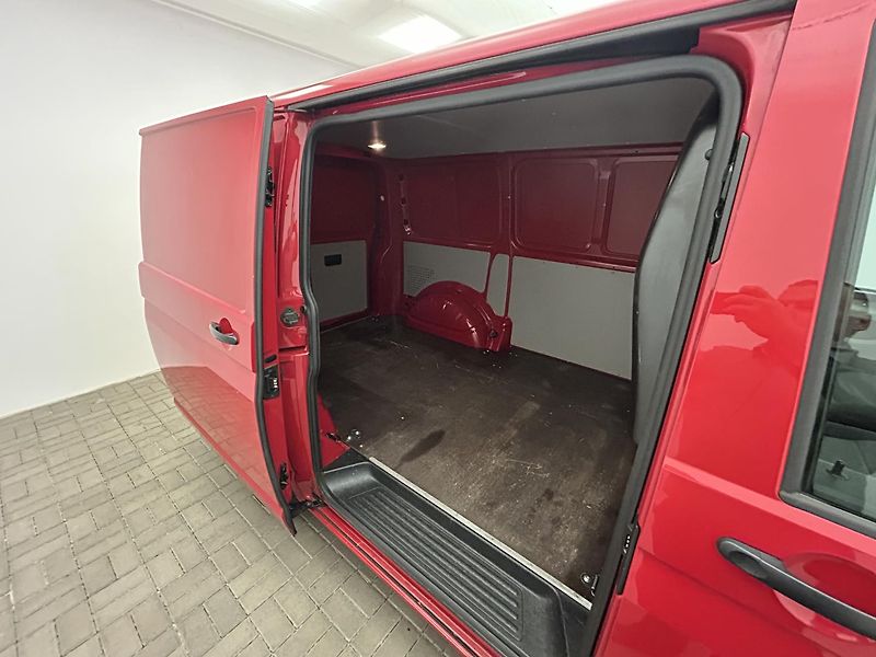 Volkswagen Transporter 2.0 TDI - fotka 17 z 21