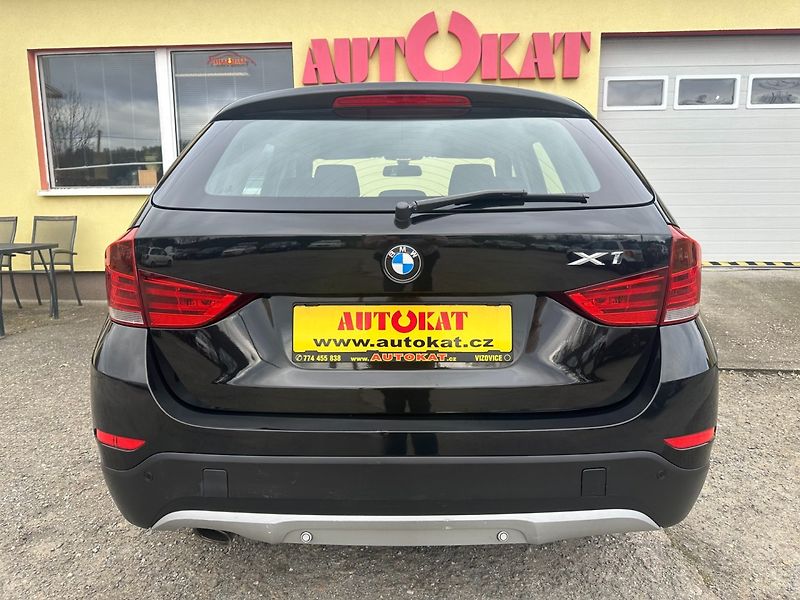 BMW X1 2.0D SDrive/Automat/95tisKM - fotka 4 z 27