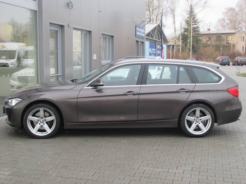 BMW Řada 3 (2013) 330d 190KW xDrive! - fotka 5 z 26