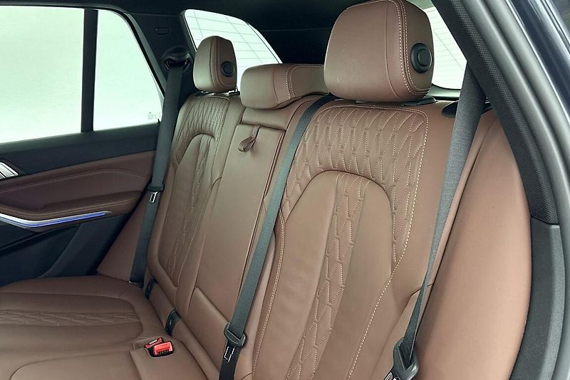 BMW X5 xDrive40i - fotka 9 z 27