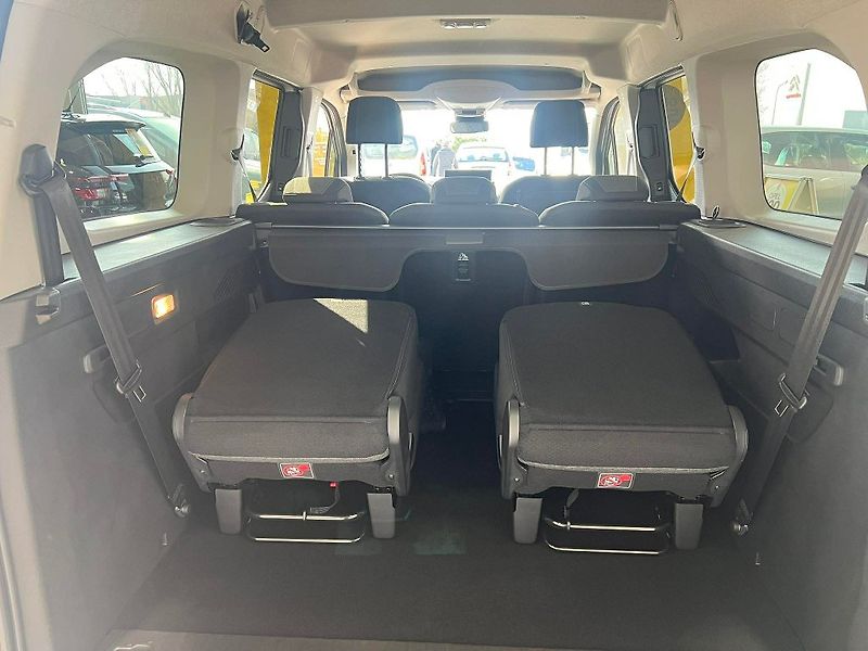 Opel Combo (2026) L2 Eleg.Pl. 1,5CDTi MT6-7 míst - fotka 22 z 27