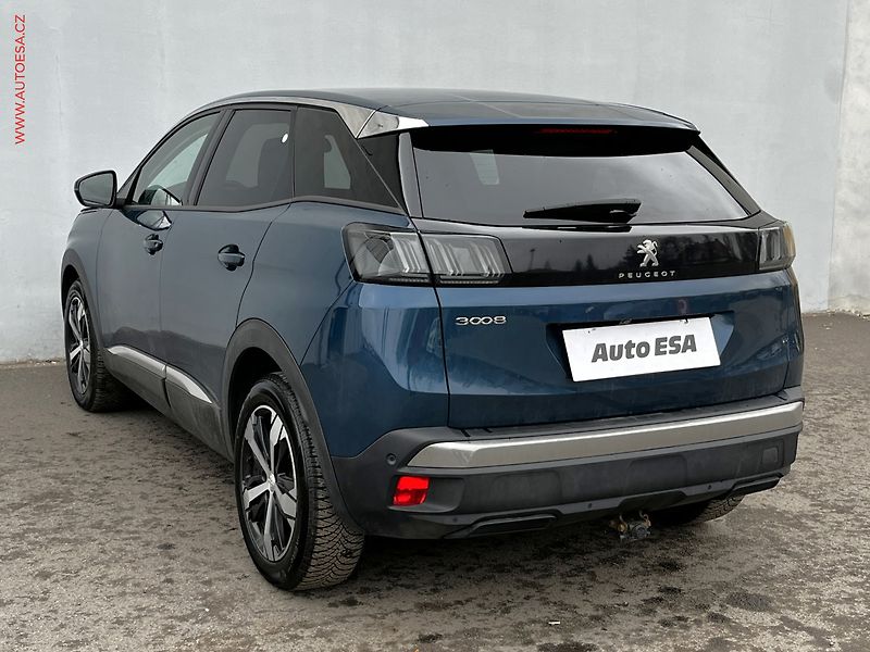 Peugeot 3008 (2022) 1.2 PT, 1.maj,ČR, Allure, AT - fotka 6 z 18