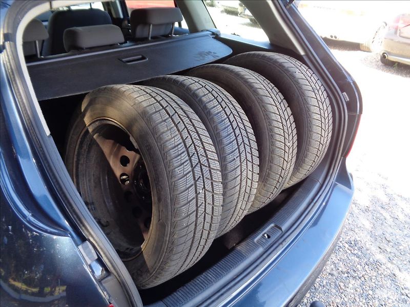 Volkswagen Golf Variant 1,6 - fotka 16 z 22