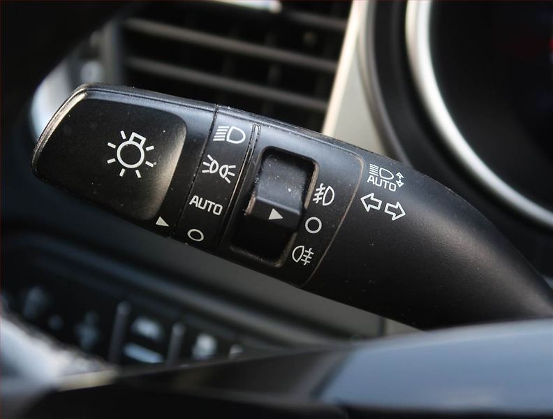 Kia Ceed (2023) 1.5 T-GDI, ČR,1.maj - fotka 16 z 20