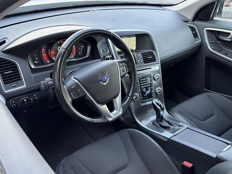Volvo XC60 (2016) 2.0 D3 110kW AT8/152tkm/SERVIS - fotka 11 z 31