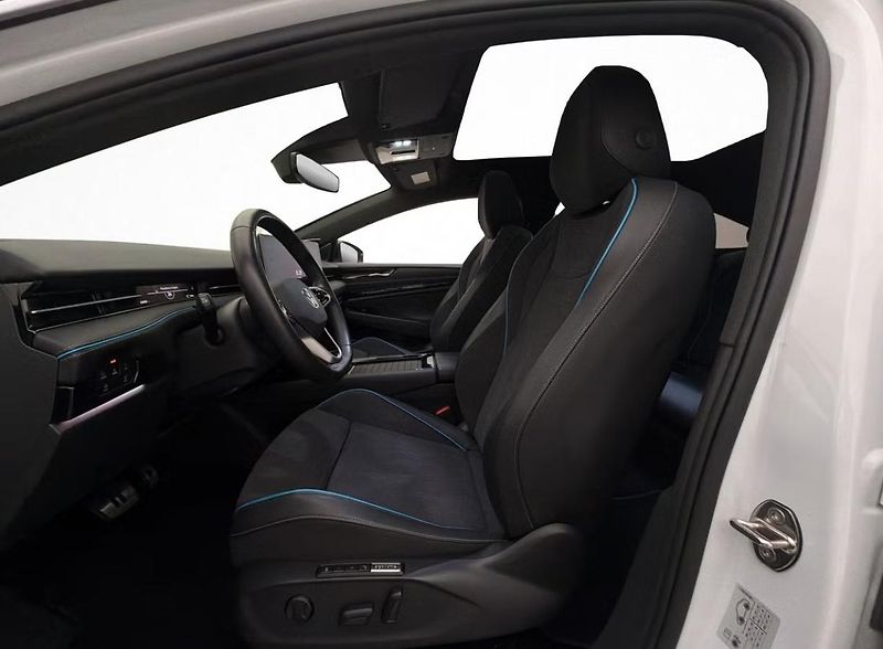 Volkswagen ID.7 Pro 360k Masáž Matrix HuD Pano - fotka 12 z 36