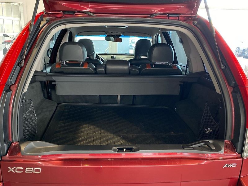 Volvo XC90 D5 AWD SUMMUM - fotka 9 z 26