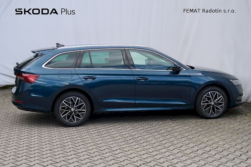 Škoda Octavia (2022) Combi Style Exclusive 2,0 TDi/ - fotka 27 z 35