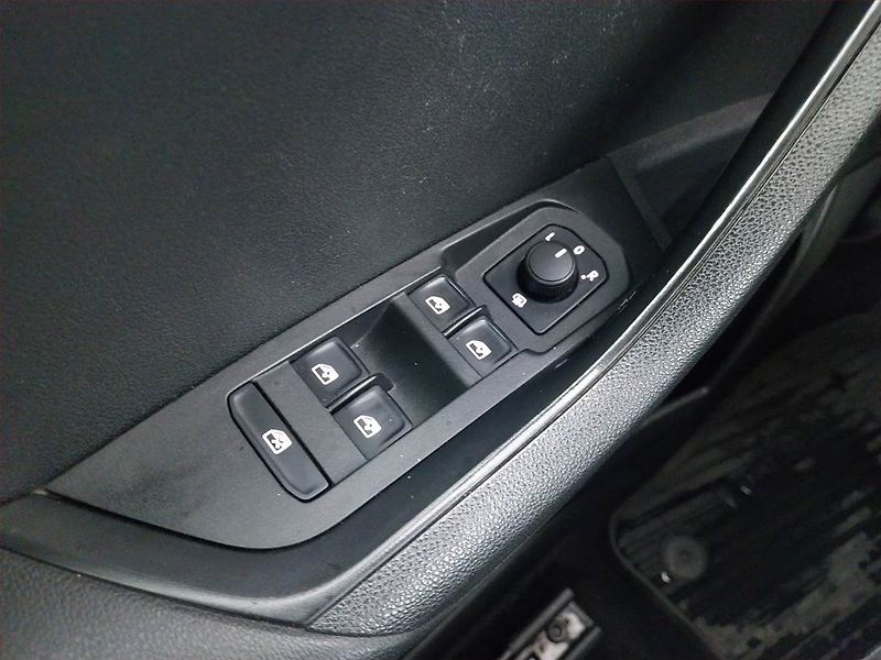 Škoda Karoq (2019) Ambition 1.6 TDI, Automat - fotka 17 z 19