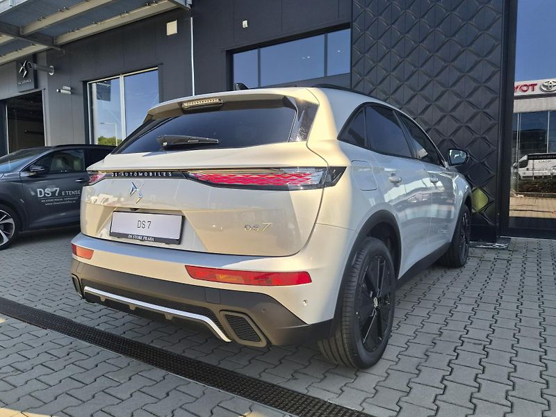 DS Automobiles DS7 (2026) PERFORMANCE LINE 1.5 BlueHDi - fotka 12 z 16
