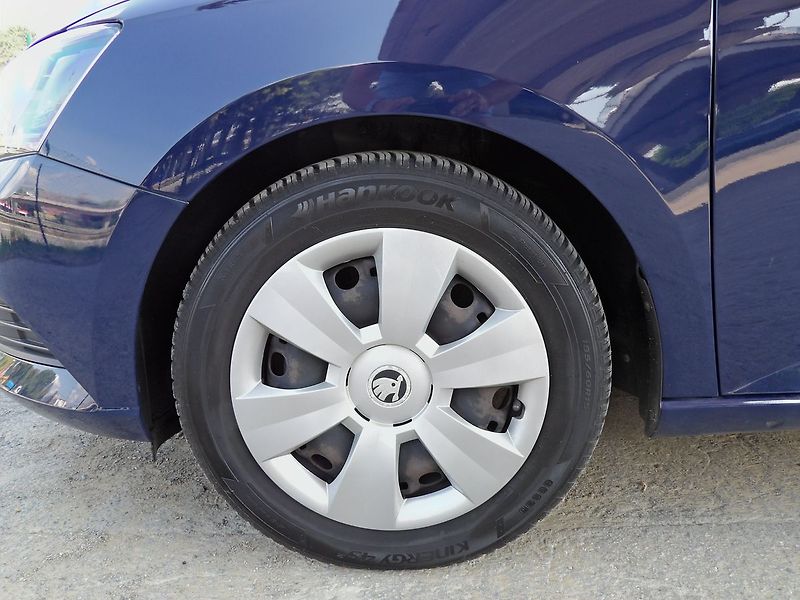 Škoda Fabia 1.0MPi Ambition Navi Tempomat - fotka 28 z 34