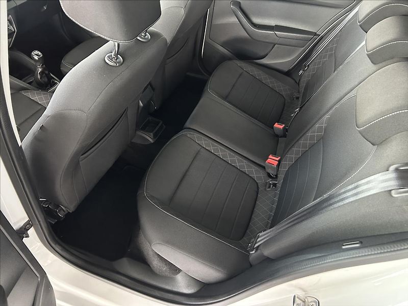 Škoda Fabia 1,0   TSI 81kW,STYLE,SERVISKA - fotka 23 z 26