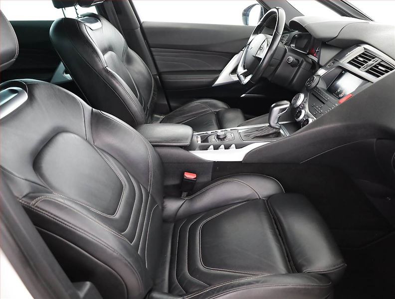 Citroën DS5 (2015) 2.0 BlueHDi, Automat, Navi - fotka 7 z 19
