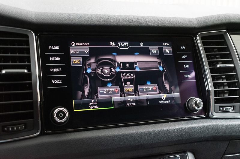 Škoda Kodiaq 2.0 TDI 4x4*STYLE*TAŽNÉ*ČR 1.M - fotka 34 z 49