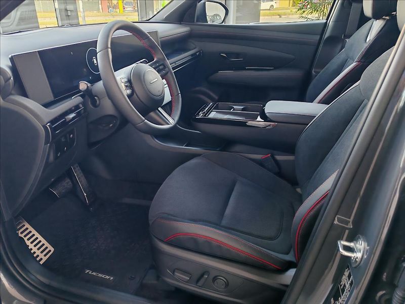 Hyundai Tucson (2025) 1,6 T-GDi MHEV  N Line Style P - fotka 7 z 10