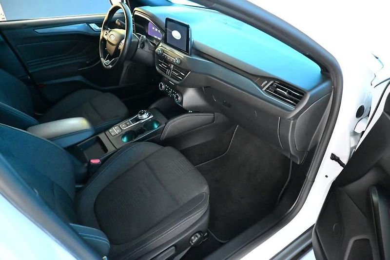 Ford Focus (2021) 1.5 ACTIVE X LED VIRTUAL Tažné - fotka 10 z 33