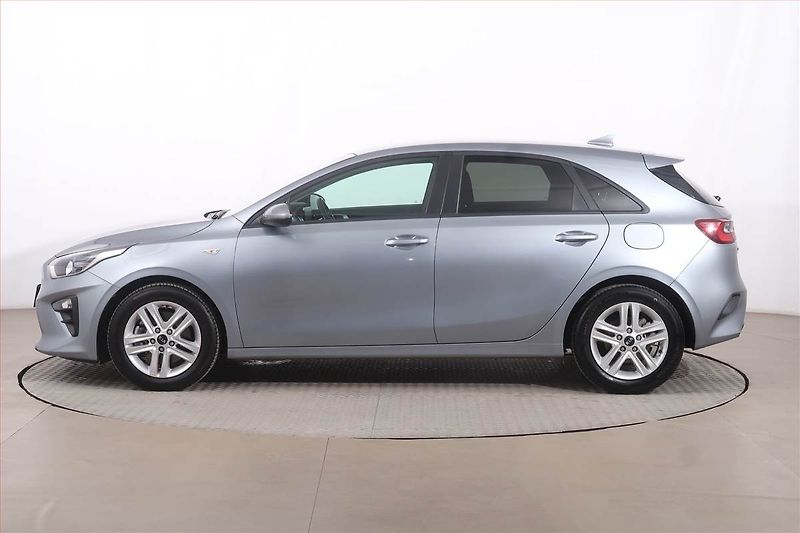 Kia Ceed (2021) Silver 1.0 T-GDI, Serv.kniha - fotka 3 z 20