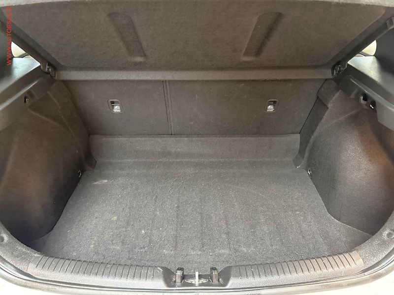 Hyundai i30 (2019) 1.4i, servis.kniha, AC - fotka 7 z 14