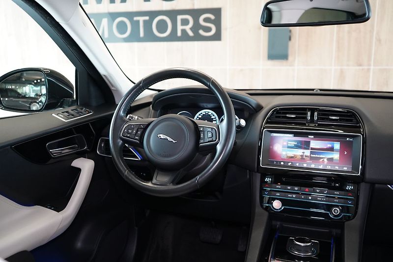 Jaguar F-Pace 30d AWD, PRESTIGE, Panorama - fotka 48 z 49