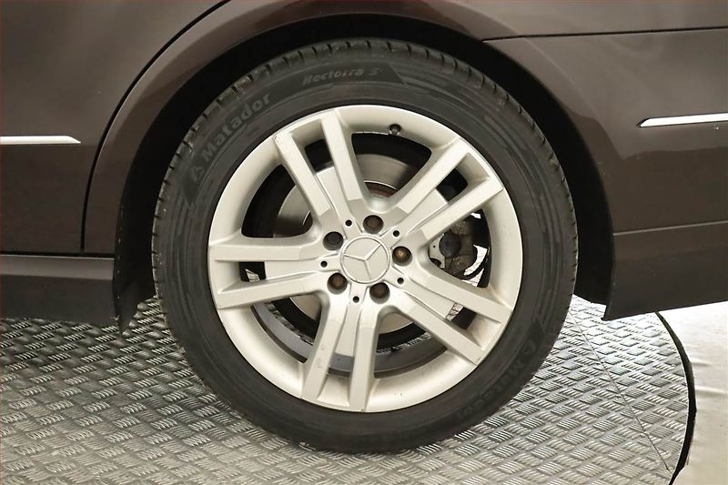 Mercedes-Benz Třídy E (2012) Avantgarde E 220 CDI, Automat - fotka 15 z 22