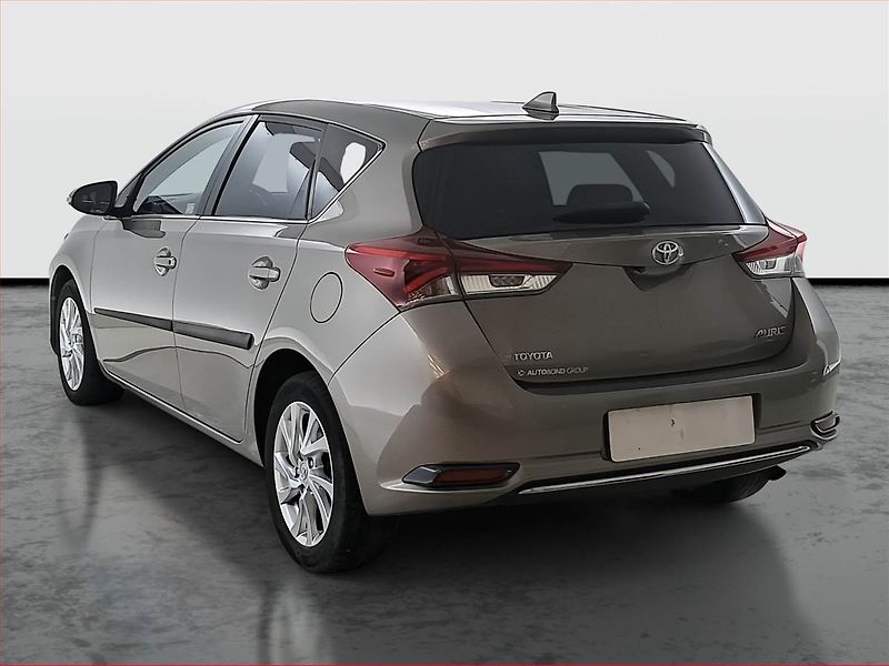 Toyota Auris (2016) 1.6 Valvematic, ČR,1.maj - fotka 4 z 15