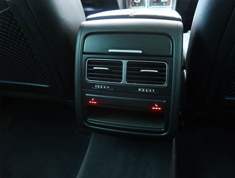 Volkswagen Touareg (2015) 3.0 TDI - fotka 29 z 31