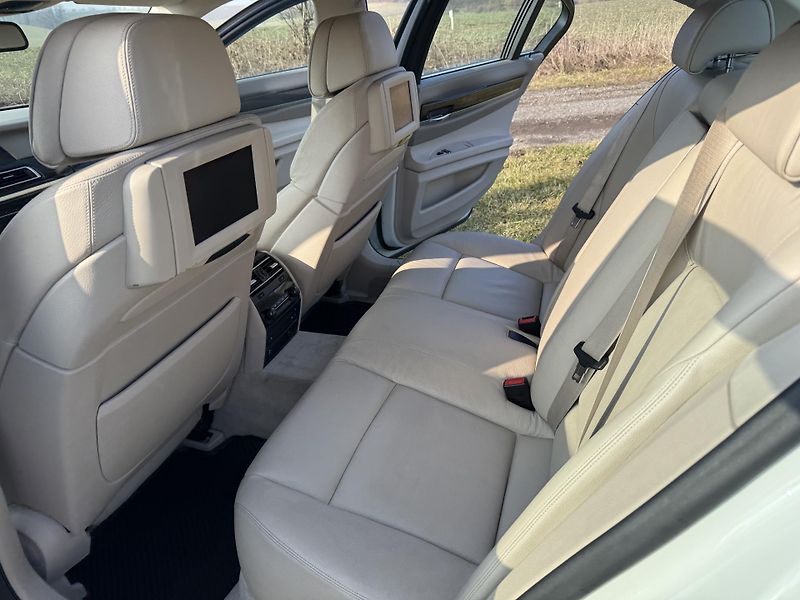 BMW Řada 7 (2011) 740 Xd Výměna možná! - fotka 37 z 50