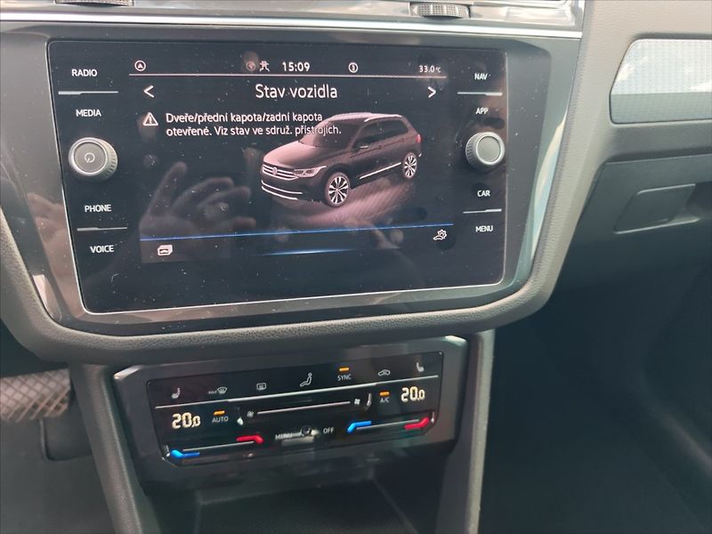Volkswagen Tiguan 1,5 TSI Life DSG - fotka 10 z 11