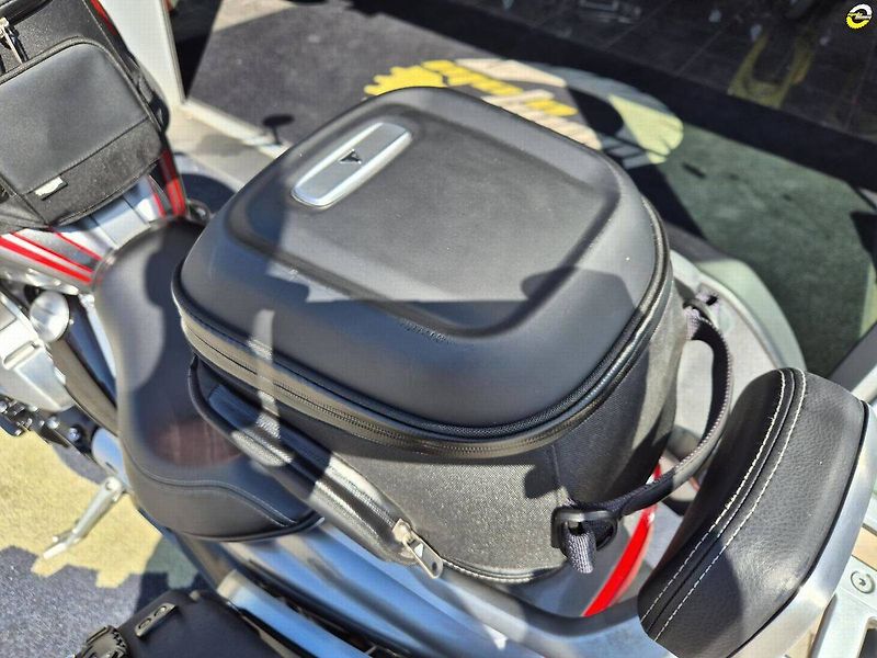 Triumph Rocket 3 (2022) GT (2022) – 1. majitel, Odpoče - fotka 18 z 26
