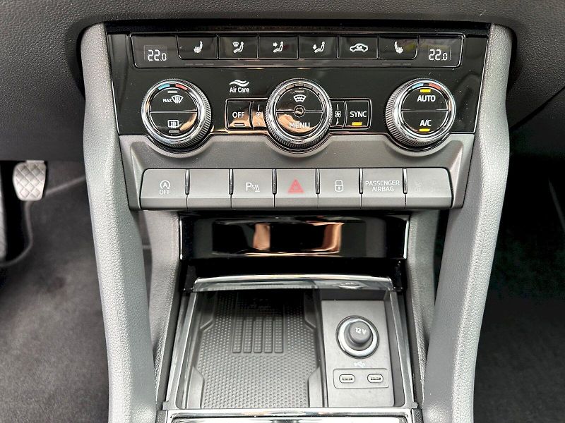 Škoda Karoq (2025) 2,0 TDI / 85 KW / Top Selectio - fotka 23 z 30