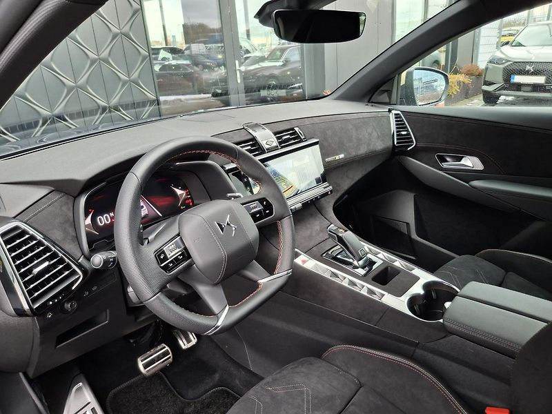 DS Automobiles DS7 (2026) PERFORMANCE LINE 1.5 BlueHDi - fotka 10 z 23