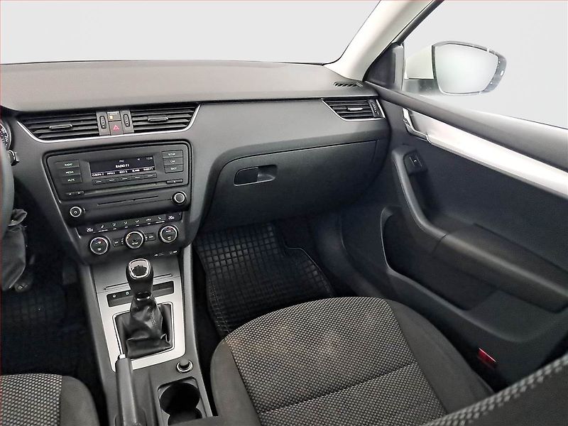 Škoda Octavia (2013) 1.2 TSI, po STK, jezdí výborně - fotka 8 z 16