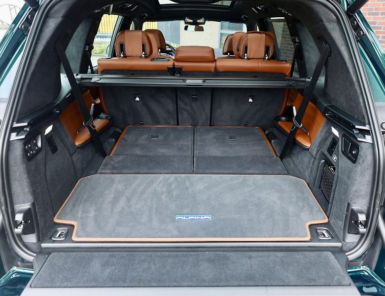 BMW X7 (2023) ALPINA XB7 4.4 V8 Skylounge - fotka 52 z 52