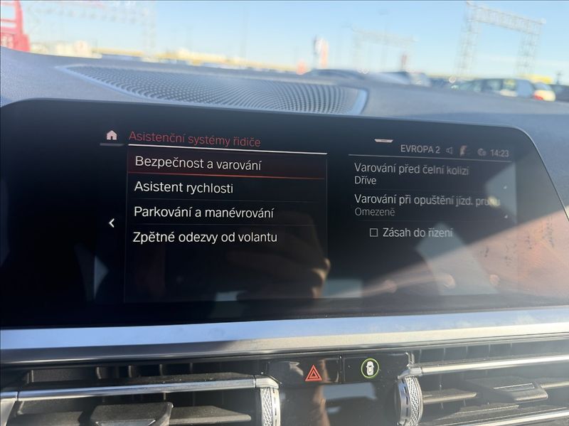 BMW Řada 3 2,0 330i, M-sport,X-drive,CZ, - fotka 26 z 33