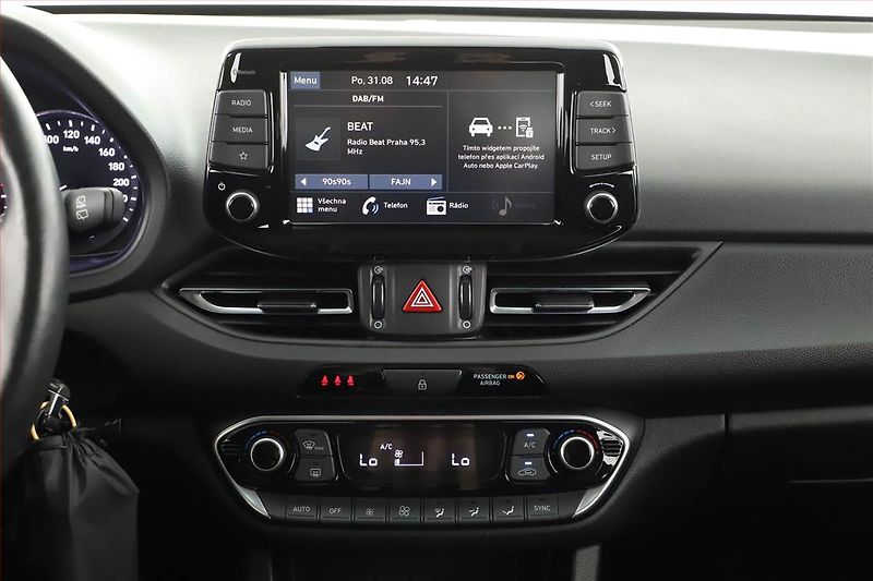 Hyundai i30 (2022) Smart 1.5 T-GDI MHEV, ČR,1.maj - fotka 11 z 13