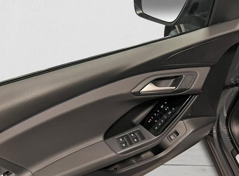 Audi Q6 e-tron Quattro 360kam Tažné BLIS LED - fotka 8 z 20