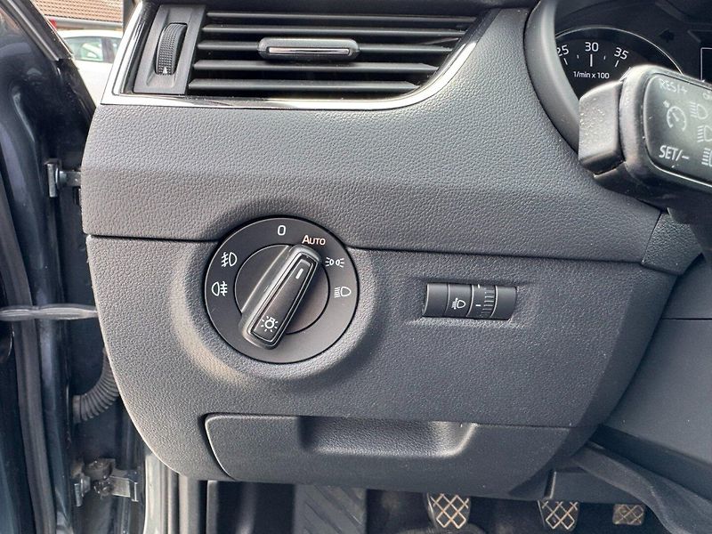 Škoda Octavia (2015) Ambition 1.6 TDI - fotka 27 z 30
