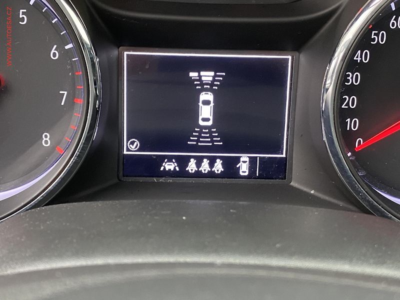 Opel Astra (2021) 1.2 T, Sport, LED, kamera - fotka 16 z 18