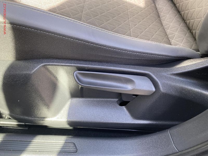 Volkswagen T-Cross (2019) 1.0 TSi, Highline, LED, navi - fotka 14 z 19